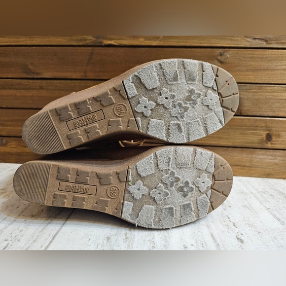 Woman’s suede Sherpa wedge boots size 8.5 - Picture 4 of 5